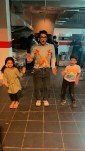 Sathish Krishnan Instagram - Some buttabomma momment in beast set . Me with junior PH AND junior AA . @hegdepooja are we doing the step right ? #BEAST