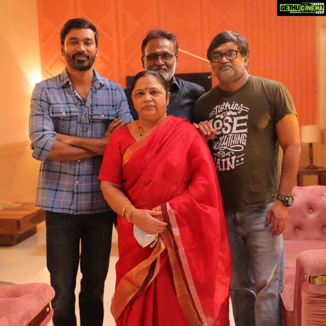 Selvaraghavan - 72.3K Likes - #withparents
@dhanushkraja @gitanjaliselvaraghavan