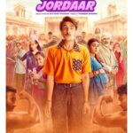 Shalini Pandey Instagram – Jayeshbhai Jordaar ki jordaar family taiyyar hai, AUR AAP? Celebrate #JayeshbhaiJordaar with #YRF50 only at a big screen near you on 13th May! 
@ranveersingh | @boman_Irani | #RatnaPathakShah #ManeeshSharma | @divyangt | @yrf #JayeshbhaiJordaar13thMay