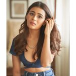 Shalini Pandey Instagram – Bright as ever 💫

 📷 @rohanshrestha
Styled by: @spacemuffin27 
Assisted by: @jill_lalka @yeshadattani @mayuri_srivastava 
👗: @freakinsindia
💄: @makeupbyriddhima 
💇🏻‍♀️: @florianhurel