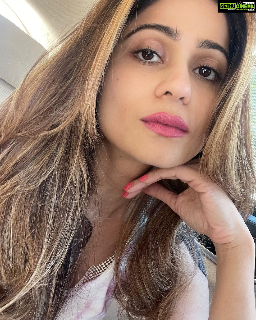 Shamita Shetty Instagram - Strength does not come from winning . Your struggles develop your strengths . When you go through hardships and decide not to surrender, that is Strength❤️ . . . #gratitude #positivequotes #love #spreadlove