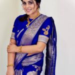 Shamna Kasim Instagram - My favorite is always saree❤️ Pics: @magical_moments_india Hairstylist: @siringiveneela Jwellery: @kushalsfashionjewellery @celebritysecretsindia function ❤️
