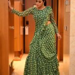 Shamna Kasim Instagram - The most beautiful thing u can wear is Confidence….. Styled by @officialanahita Outfit: @seharrebysahitheereddy Pic: @Mirza_hyder Edits: @v_capturesphotography Personal staff: @chintu_6172 @devikasandy22 Hairstylist: @srinu_hairstylist