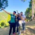 Sherlin Seth Instagram - Mountain baby in her natural habitat, trekking with her college best friends @vinayak_rulz @smridhisood @kratinc . . . . . . . . #mountainbaby #mountains #himachal #sherlinseth #foryoupage #forme #foryou #viralpost #viralindia #kollywoodactor #tamiltv #tamilcinema #tamilactress #bollywoodmovies #bollywood #hindi #tamilponnunga #teluguactress #telugu