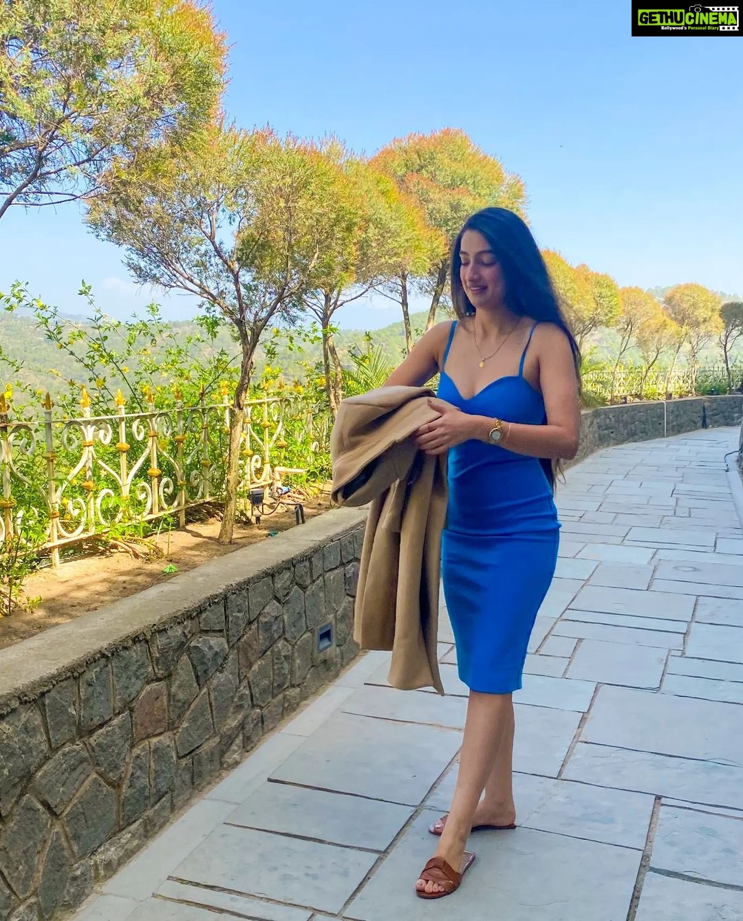 Sherlin Seth Instagram - Vibing and thriving in life ❤️ . . . . . . . . .. . #himachal #sherlinseth #foryou #forme #forrest #mountains #mountainbaby #viralpost #viralindia #foryoupage #hindi #tamiltv #tamilcinema #tamilactress #bollywood #teluguactress #telugucinema #telugu #tamilponnu #femina #kashmirigirls