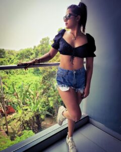 Shilpa Manjunath Instagram - 🌴😉