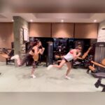 Shilpa Shetty Instagram – This snippet from my Cardio Kickboxing session displays a combination of Squat with a Back Kick. It’s a powerful combo because it hits the glutes & legs really hard, and helps condition the heart & lungs.
Perfect KICKstart into the new week after a long weekend👊 Do try it out!

@yashmeenchauhan 
.
.
.
.
.
#SwasthRahoMastRaho #fitness #SSApp #fitnessroutine #FitIndia #healthyliving #healthylifestyle #HappyHour #Fitness #exercise #kickboxing #cardio