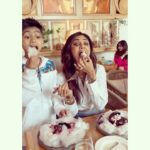 Shilpa Shetty Instagram - Happy Easter 🐣 Instafam , The crushing of the nitrogen dipped Rose petals and Easter egg with marshmallow , crunchy chocolate ,caramel cream and candyfloss .. Ahhh🤪😝 #asmr .. #sundaybinge now on a #sugarhigh 😈🥳🐣 @bastianmumbai #sundayfunday #easter #candyfloss #eastereggs #dessert