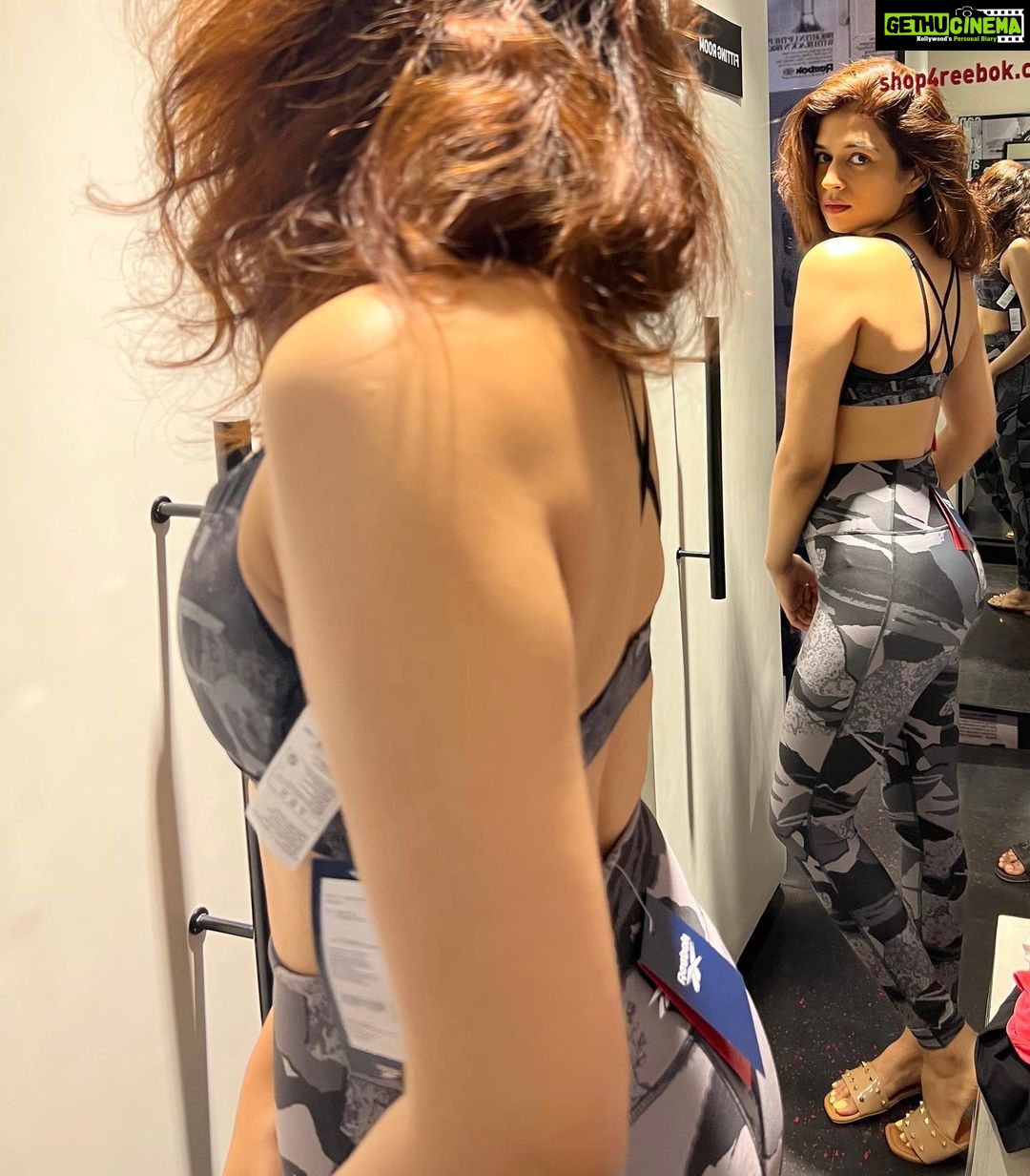 Shraddha Das Instagram - Activewear shopping addict 🙈🍑