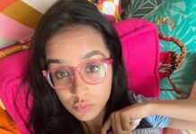 Shraddha Kapoor Instagram - A good book and my cozy nook 📖🏡 Apni favourite kitaab batao? 💜