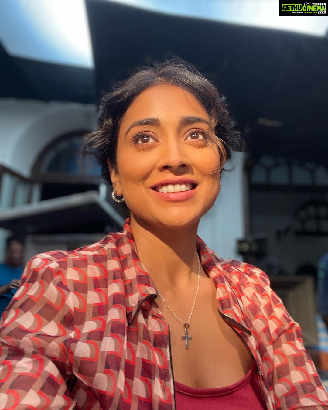 Shriya Saran Instagram - @deohanskiran thank you for the way you light us our world …. Literally Bestest camera man ever