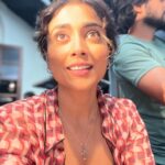 Shriya Saran Instagram – @deohanskiran thank you for the way you light us our world …. Literally 
Bestest camera man ever