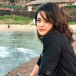 Shruti Sodhi Instagram – Waves 🌊 and waves 👩🏻‍🦱 #shrutisodhi #wavyhair #sunandsand #beach #waves #goa