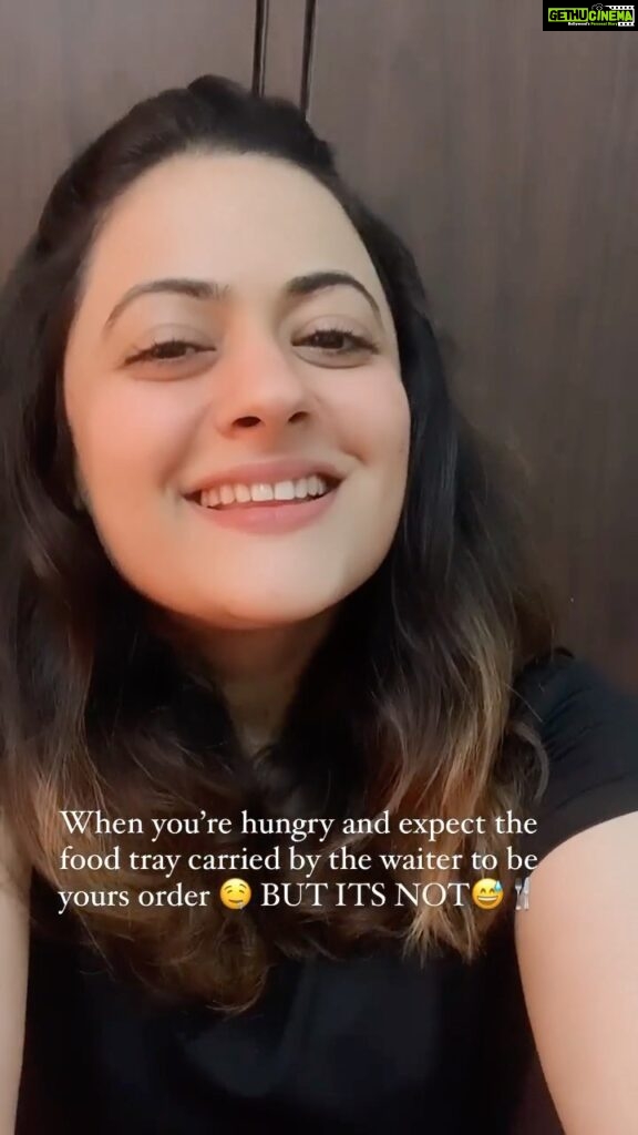 Shruti Sodhi Instagram - How many times have you been caught drooling over others food order at a restaurant when yours is taking time?😅 I’m guilty for a hundred atleast 🤫 p.s- *your order (in the text on the reel video)🤦🏻‍♀️#shrutisodhi