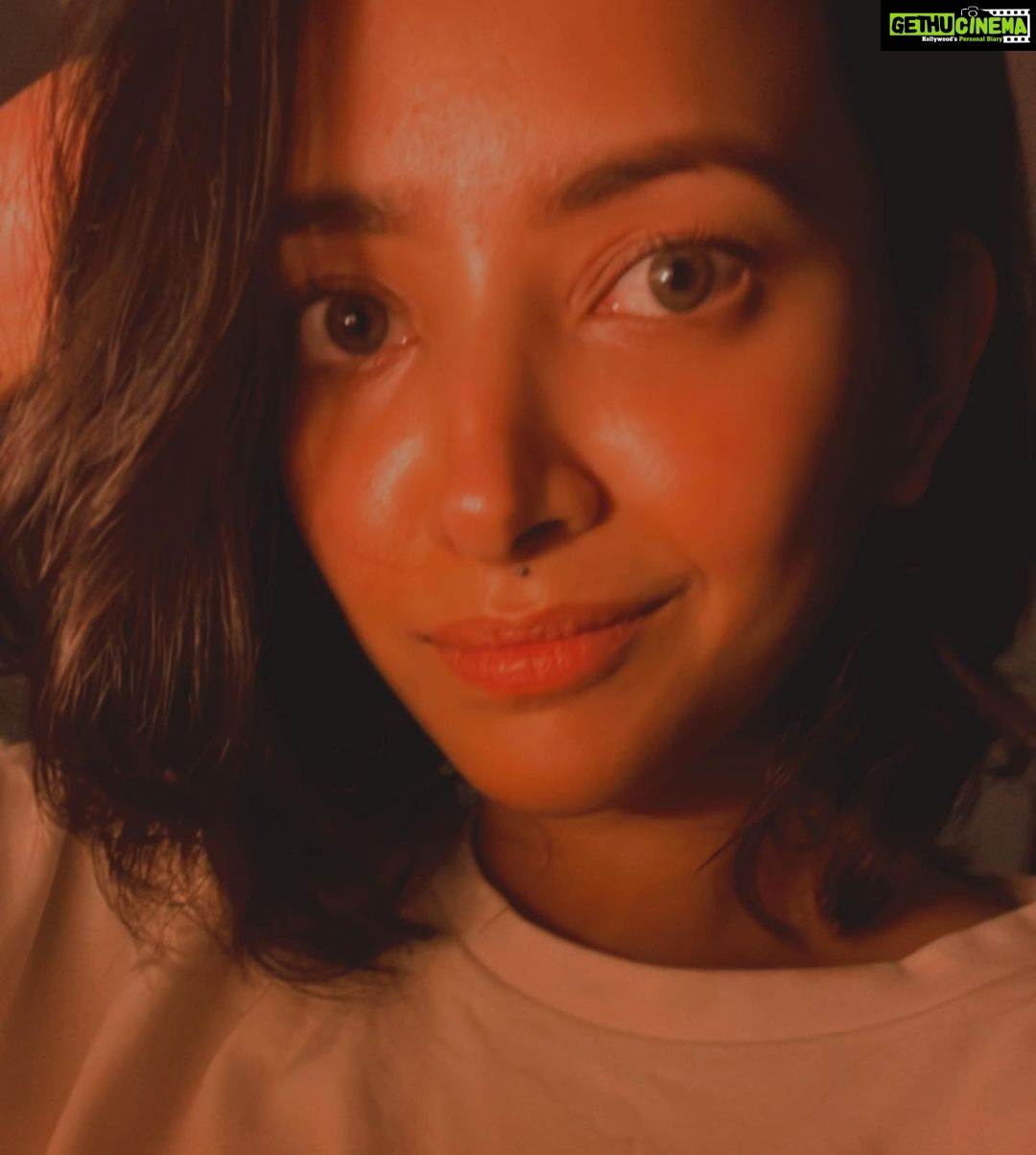 Shweta Basu Prasad Instagram - It’s the light and the filter, I was not ...