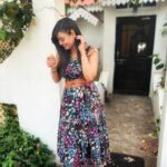 Shweta Tiwari Instagram - Tropical State of mind🌼 @geishadesigns @stylingbyvictor @sohail__mughal___ @durgedeepak76