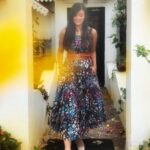 Shweta Tiwari Instagram - Tropical State of mind🌼 @geishadesigns @stylingbyvictor @sohail__mughal___ @durgedeepak76