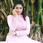 Sija Rose Instagram - Nila kaigirathu ~ 2 🌖🌗🌘🌕🌒🌓🌔 . . Video credit : @nithin_c_nandakumar Attire : @thaiyalpura Jewellery: @pureallure.in Mua : @makeup_by_mariyaaa