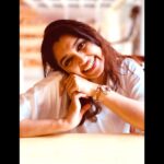 Sija Rose Instagram - This Festive week gave me a food baby , loads of good wishes 🤗, pocket full of kaineetam ✨ some good time with friends 🧿and wrapping it with some Easter goodies. . Festive wishes to you all ✨💕 . #bigsmile #weekoffestivities #whiteforever #💕 #watch #goldwatch #fasttrack