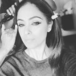 Simran Instagram - Glam session under process 😍😍Breathing is the key, inhale and exhale with awareness 🤗🌞 #lovequotes #lifestyle #motivation #glam #friday #makeup #hair