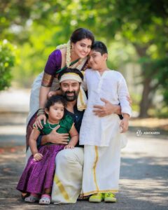 Sneha Instagram - இனிய தமிழ்ப் புத்தாண்டு நல்வாழ்த்துக்கள்🥰💐