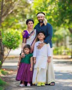 Sneha Instagram - இனிய தமிழ்ப் புத்தாண்டு நல்வாழ்த்துக்கள்🥰💐