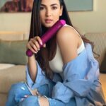 Sonal Chauhan Instagram – My New Dyson Corrale has made life sooo much easier. It’s Intelligent heat control technology protects my hair from damage. 
And it’s on the go feature is a life saver for me. Since it’s cord free, now I can style my hair on the go ( even in my car 😜) @dyson_india 💖
#sonalchauhan #hair #haircare #hairstyle 
 #GoodbyeExtremeHeat #DysonCorrale #DysonIndia #dysonhair #DysonHairAtHome #Gifted