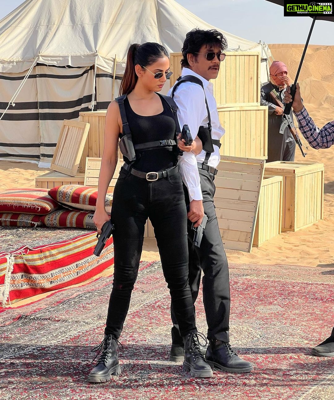 Sonal Chauhan Instagram - Wishing you all a happy Ugadi and Gudi Padwa ♥️ . . . . . . . . . . . . . . . . . . . . . . #ॐ #sonalchauhan #nagarjunaakkineni #ghost #dubai #shoot #actorslife #gudipadwa #ugadi #guns #action