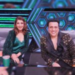 Sonali Bendre Instagram - Reunions are the best… so much fun with these legends, making new memories on the sets of #DIDLittleMasters! @asha.bhosle @govinda_herono1