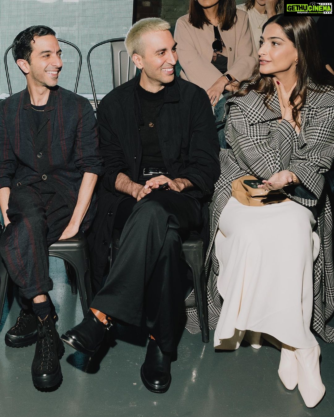Sonam Kapoor Instagram - Happy happy birthday to the smartest, kindest and most handsome @imranamed . I’m lucky enough to call you one of my best friends and also my brother. Love you so much. And I’m so sorry I’m missing your birthday. 🤗 🤗 ❤️❤️