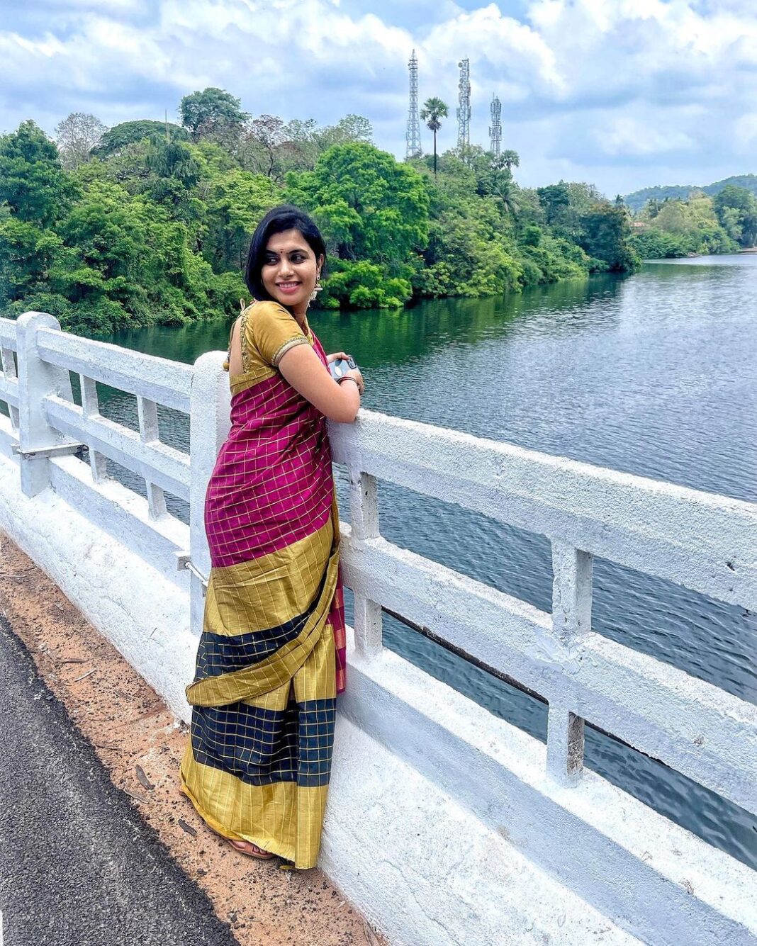 Sonu Gowda Instagram - Smiling is the best reaction in every situation 🙂🙃☺️😊 PC @chandangowda18 Kollur