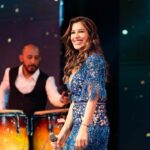 Sophie Choudry Instagram - Happy, Powerful, Alive💫 #stage #giglife #myhappyplace #gratitude #teamsophie #stagestyle #lovewhatyoudo #funtimes #sophiechoudry #doobey #levitating #uptownfunk #soundcheck #bts No copyright infringement intended. Cover versions with my live band.