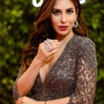 Sophie Choudry Instagram – Be a diamond in a rhinestone world.. precious & rare 💎 

Gown @rohitgandhirahulkhanna 
Jewels @popley.eternal 
Styling @tanimakhosla 
HMU @ambereenyusuf 
📸 @dreamdiariesindia 

#diamond #diamondearrings #diamondring #jewels #bling #glam #redcarpet #ootn #laterglam #sophiechoudry #glam #styleinspo #beautyinspo #tbt