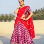 Sreemukhi Instagram - Saregamapa ✨ Ugadi special ❤️ This Sunday on @zeetelugu ✨ Outfit @labelvishwa Styling @hemamanohar1 Earrings @pretty.jewelbox PC @chinthuu_klicks Make up @nookesh.malla Hair @gopi_bridal_makeovers #sreemukhi #ugadispecial #zeetelugu #saregamapa