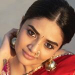 Sreemukhi Instagram - Saregamapa ✨ Ugadi special ❤️ This Sunday on @zeetelugu ✨ Outfit @labelvishwa Styling @hemamanohar1 Earrings @pretty.jewelbox PC @chinthuu_klicks Make up @nookesh.malla Hair @gopi_bridal_makeovers #sreemukhi #ugadispecial #zeetelugu #saregamapa