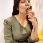 Sreemukhi Instagram - #ChillWithHeritage challenge is accepted. Thanks @alekhyaharika_ Here is my funky version of the dance video. I nominate @akhig_ @moni_bomma @shirisha_2096 to take up the challenge, enjoy Heritage Double Chocolate Ice cream Cone and make a funky dance video to win exciting hampers! #sreemukhi