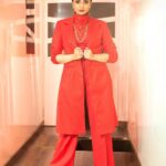 Sreemukhi Instagram - SAREGAMAPA ❤️✨ Styling @hemamanohar1 Outfit @ivana_designers Jewellery @pretty.jewelbox PC @chinthuu_klicks Makeup @nookesh.malla Hair @praneetha_beautymakeover #sreemukhi #saregampa #redlove