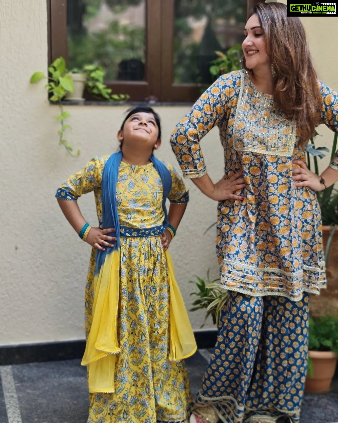 Sridevi Vijaykumar Instagram - There is no path to happiness, Happiness is the path.... #family #happiness #together #love #mine #memories #funtogether #baby #daughter #ourlife #happyquotes #life #happy #instagood #positivevibes #smile #laugh #believe #like