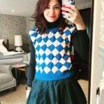 Sriti Jha Instagram – Mai to knit knit khair manawa 
#iknitsoidontkillpeople #bohotfilterdalahai