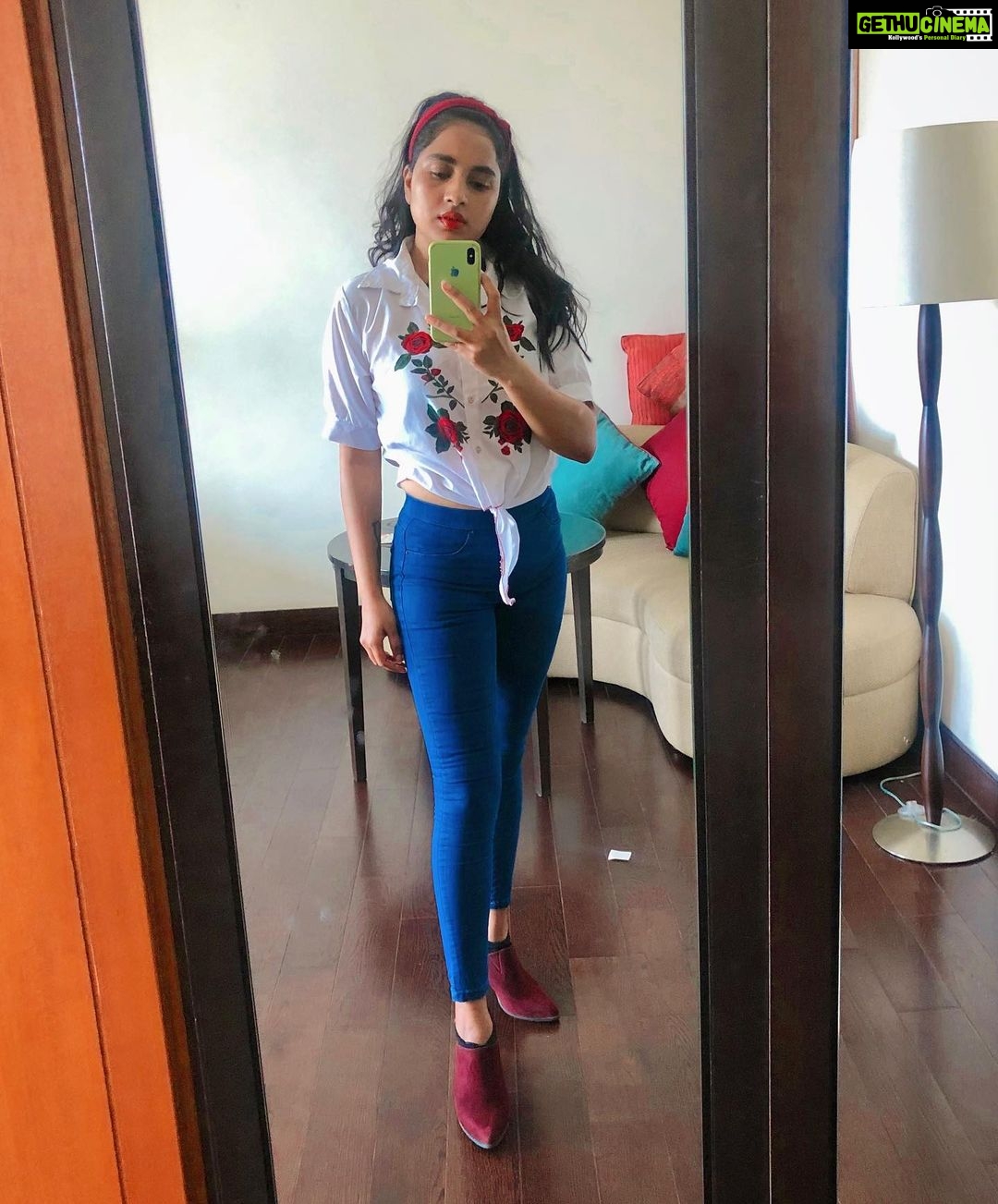 Srushti Dange Instagram - Objects in the mirror are cuter than they appear 🦋🤦🏻♀️