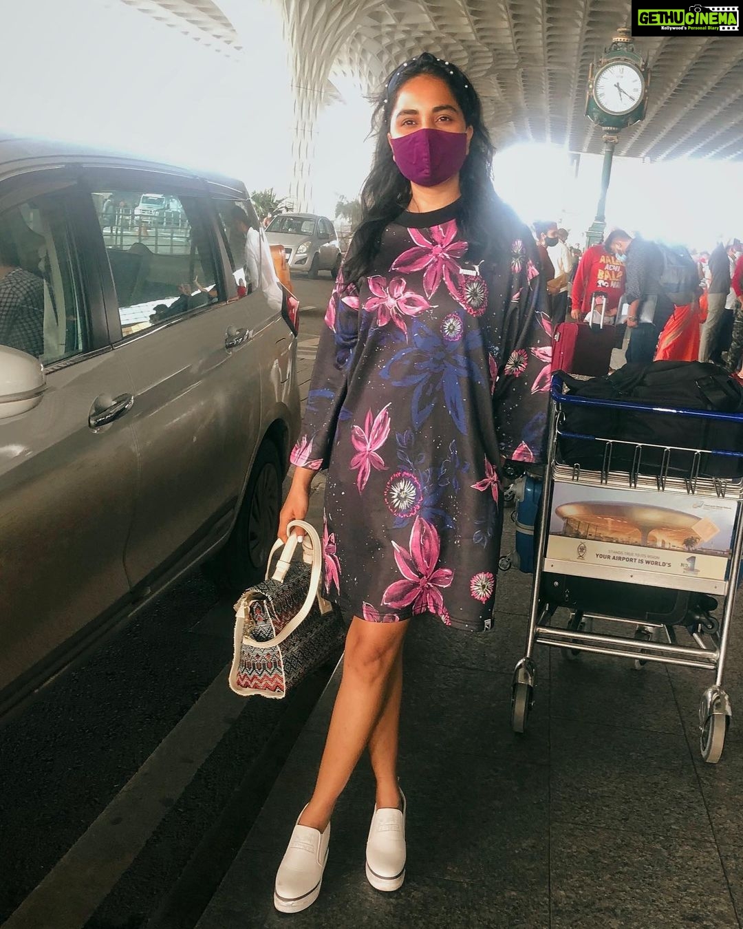 Srushti Dange Instagram - Jolly O Gymkhana 🎶