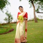 Sshivada Instagram - Vishu vibes😊🌼🌻 Clicked by : @_shutter_magics_ MUA : @meeramax_makeupartist_ Assisted by : @sajeesh_s_0619_make_over Stylist: @kenusjoseph Saree : @ar_handlooms_kuthampully Jewellery : @shrishti__jewels Video: @the_motomatrix Assistant photographer:@_mr_travelholic_ Location : @udshotels . #vishu #vishuspecial #vishuvibes #wishes #setsaree #konnapoo #stayblessed #stayhappy #liveyourlife #loveyourlife UDS Hotels