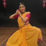 Sshivada Instagram - Dance is the hidden language of the soul...Happy World Dance Day😊😍 @nrityatarangini_uttiya @malini.mahesh @muthukumar_artist @padmapriyasridharan @bharathakalanjali #worlddanceday #bharathanayam #happiness #bharathakalanjali #bharathakalanjalitimes #lovewhatyoudo