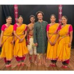 Sshivada Instagram - Dance is the hidden language of the soul...Happy World Dance Day😊😍 @nrityatarangini_uttiya @malini.mahesh @muthukumar_artist @padmapriyasridharan @bharathakalanjali #worlddanceday #bharathanayam #happiness #bharathakalanjali #bharathakalanjalitimes #lovewhatyoudo