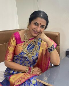 Suhasini Maniratnam Instagram - Full the alangaaram 😳😳😳😳