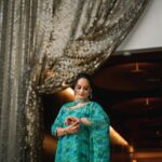 Suja Varunee Instagram - 🐉 GREEN LOVE 🐉 MUA @artistrybyolivia ❤️ Hairstylist @jayashree_hairstylist ❤️ Costume by @roshanlals_chennai ❤️ Accessories by @mspinkpantherjewel ❤️ Photography @weddingssk ❤️ #mehendi #mehendioutfit #mehendiceremony #mehendidesigns #mehendiart #mehendilove #mehendiinspire #greenlove #greenlove💚 Crowne Plaza Chennai Adyar Park