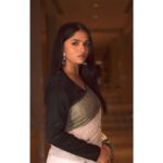 Sunaina Instagram - 📸 @dilipsarangan @sat_narain @im_khalid @nav_krissssh Mua @makeupbywanshazia Accessories by @ecstaticjewels Outfit designed and put together by my dearest mom :)