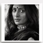 Sunder Ramu Instagram – #timelessbeauty #raw #effortless
There’s something about her eyes that will leave you transfixed. It’s a rare quality that can’t be taught. 
The stunning @sriya_reddy
Styling- #poornima 
Muh – @prakatwork 
@motwanikiara