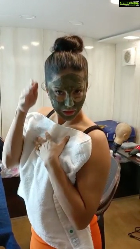 Sunny Leone Instagram - Ventriloquist audition?!!😂 . . . #SunnyLeone