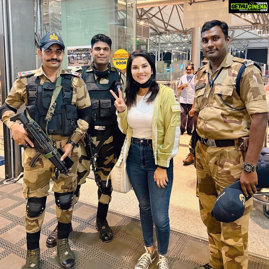 Sunny Leone Instagram - A Salute to all officers and military personnel. I adore you and all your hard work! Thank you for giving your courage so we can be free!